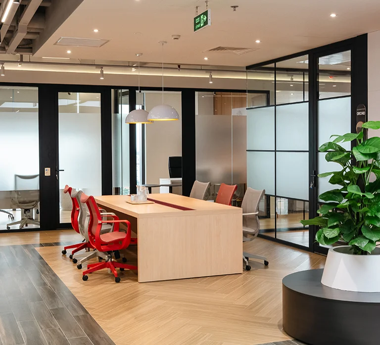 Thiet ke thi cong phong hop van phong hl